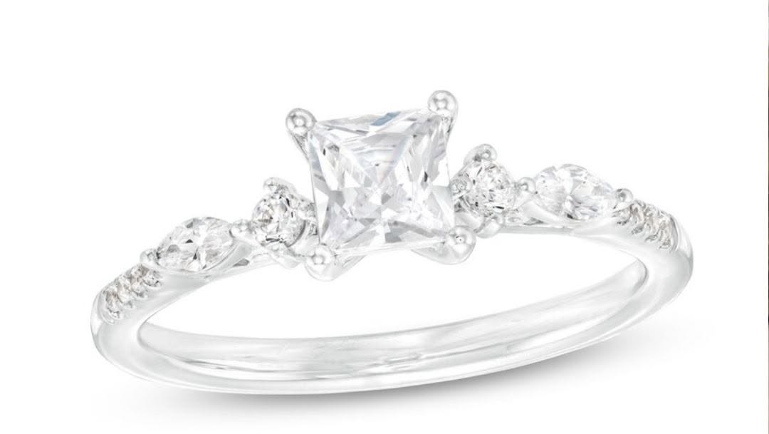 14k White Gold Diamond Engagement Ring